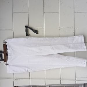 Women slack or pants 👖.